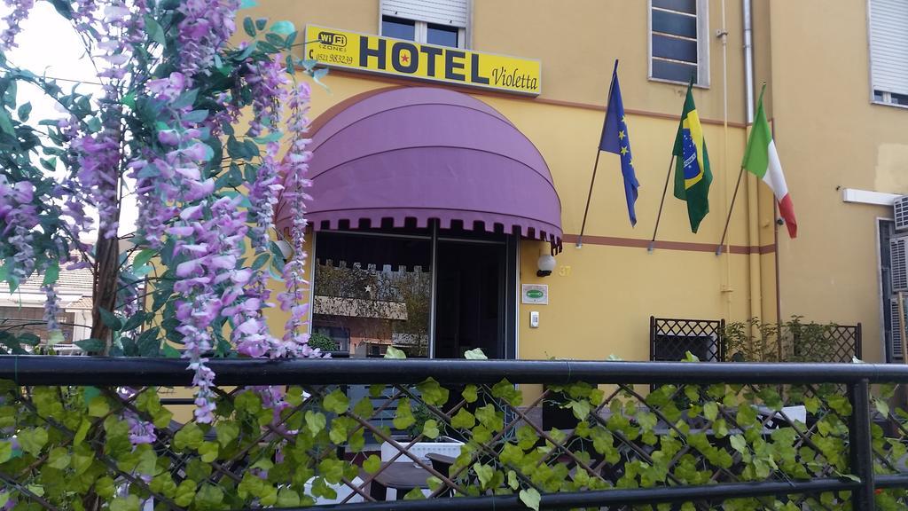 Hotel Violetta Parma Bagian luar foto