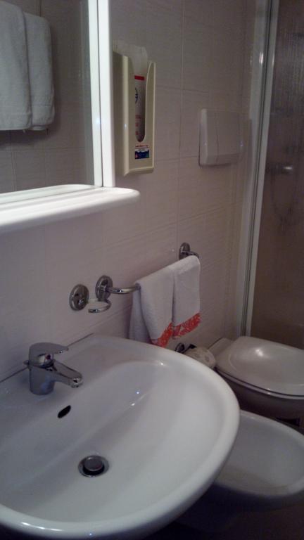 Hotel Violetta Parma Ruang foto