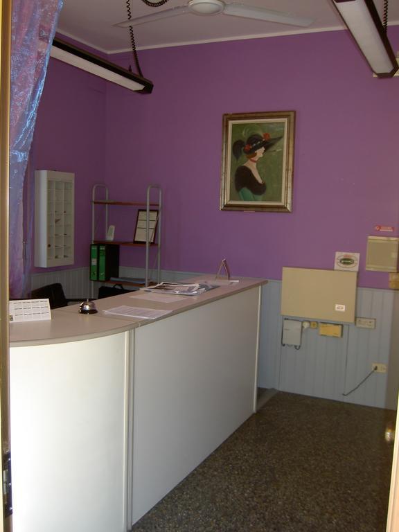 Hotel Violetta Parma Bagian luar foto
