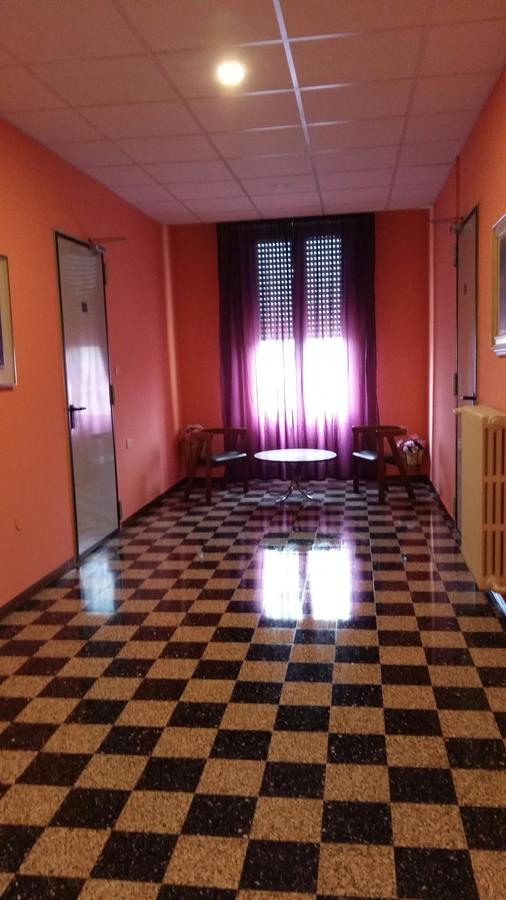 Hotel Violetta Parma Bagian luar foto
